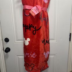 Disney Mickey & Minnie Mouse Valentine Throw Blanket $25