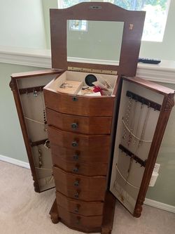 Jewelry case