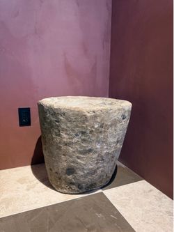Vintage Limestone Planter - Medium Round
