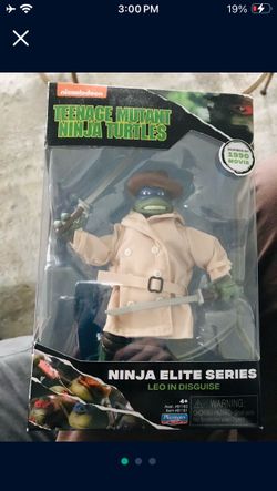 TMNT Ninja Elite Series Leo in Disguise Figure