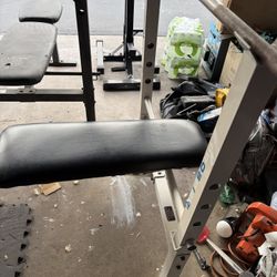 Weight Bench 