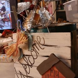 Cute Farmhouse Welcome sign, 14" Tall