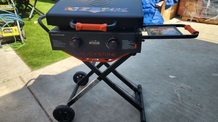 Blackstone Adventure Ready Outdoor Griddle, 22 Inch 2-Burner Flat Top Grill with Hood and Flexfold Legs, Gray