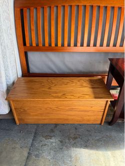 Solid Oakwood storage chest. Actually condition measurements: 16 1/2 x 42W x 16 1/2H .