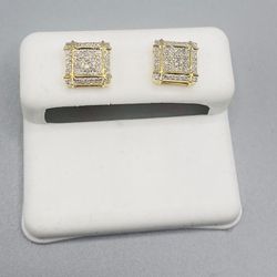 10KT Gold With Diamond Earrings 0.25 CTW