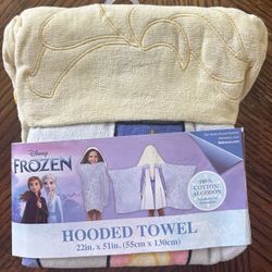 NWT Disney Frozen hooded towel