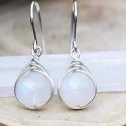 Brand New Gorgeous 925 Sterling Silver Brilliant Moonstone Dangling Earrings 