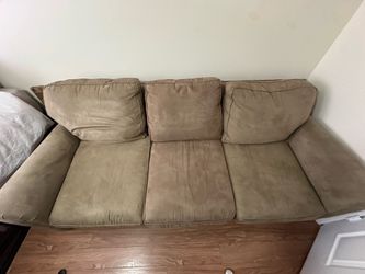 Queen Sleeper Sofa / Pull-Out Couch – Very Comfortable