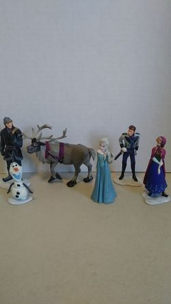 (6) PIECE DISNEY FROZEN FIGURINE PLAYSET,( 3 1/2 Inches Tall)