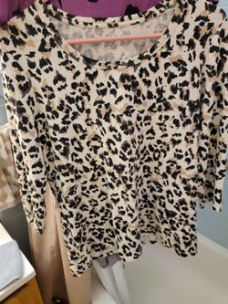 *** 2 for $1 Women's T-Shirt Lot