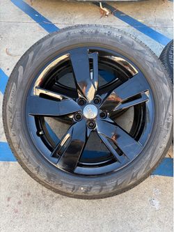 Original 19” Wheels with new tires for Audi Q5