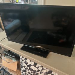 40” OCOSMO TV