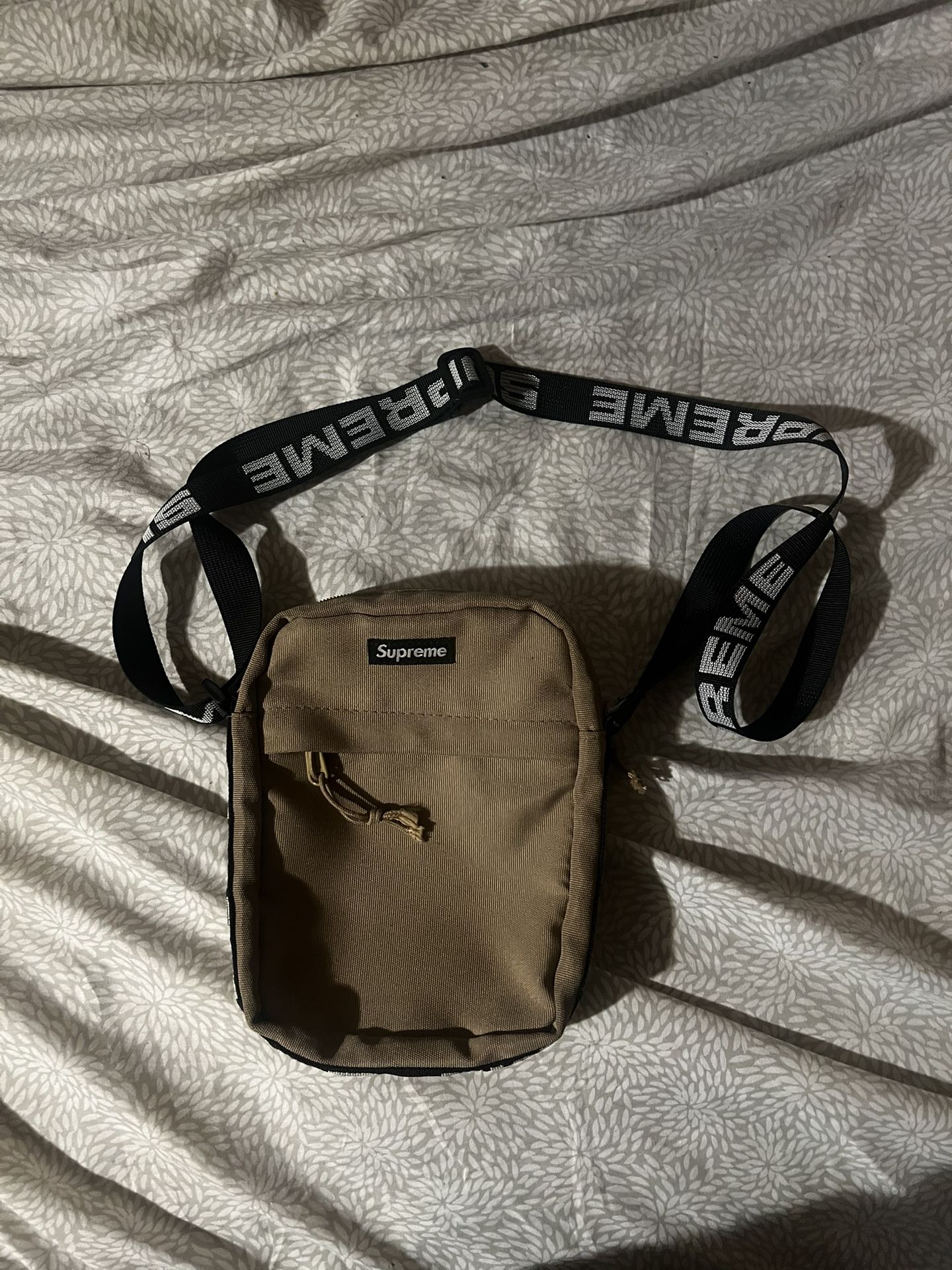ss18 Supreme Shoulder Bag ‘Tan’