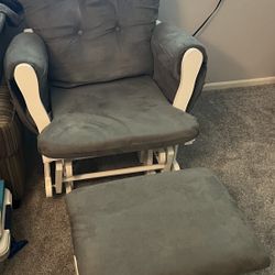 Glider With Foot Stool