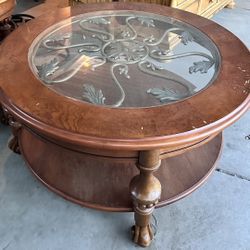 Round Wooden Coffee Table with Glass Top (2 tables) / obo
