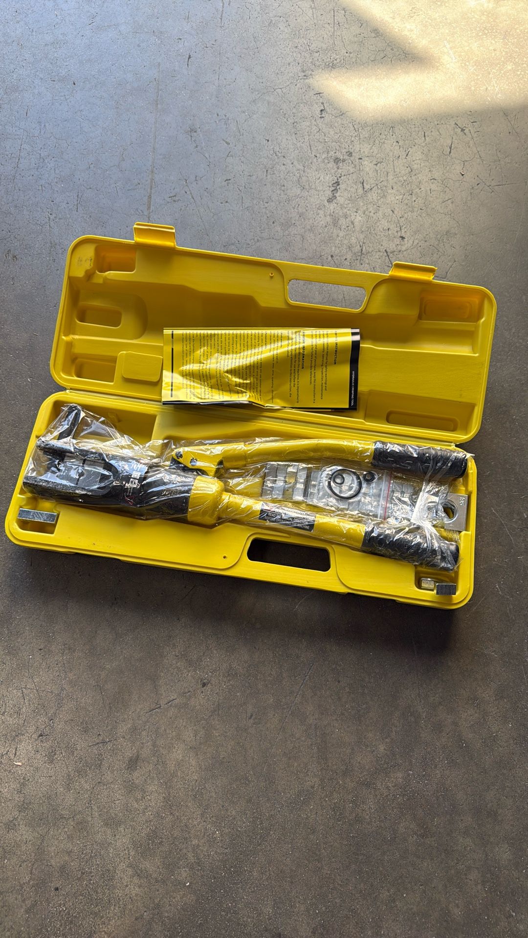 16 Ton Hydraulic Wire Cable Lug Terminal Crimper Crimping Tool with 11 Dies YQK-300 Fit for for Welding Cables, Power Wires and Electrical Cables