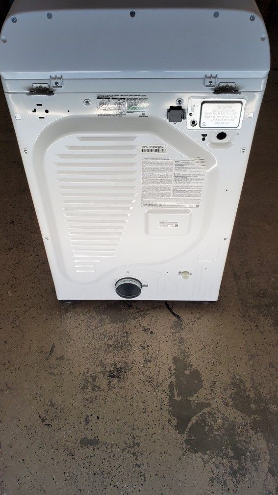 Samsung 7.4 cu. ft Electric Dryer with Steam Sanitize+ DVE50R5400