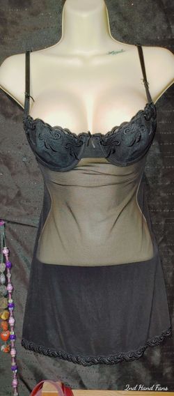 VS lingerie size Medium  34b
