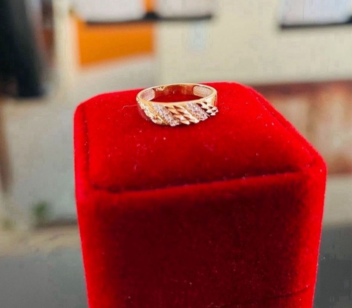 10 k yellow gold with cubic zirconia Size 6 NEW