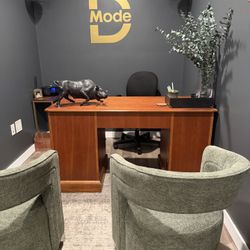 Hooker furniture desk 