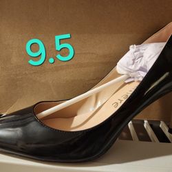 Gorgeous Black Needle Heel / New/ 9.5/ $20 Cash Only/Blue Diamond And Rainbow 