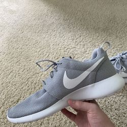 Nike Roshe Grey