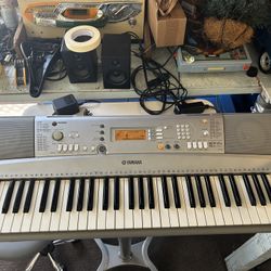 Yamaha Self Teaching Electric Piano