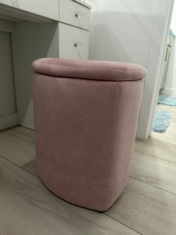 Hello Kitty® Heart Storage Vanity Ottoman