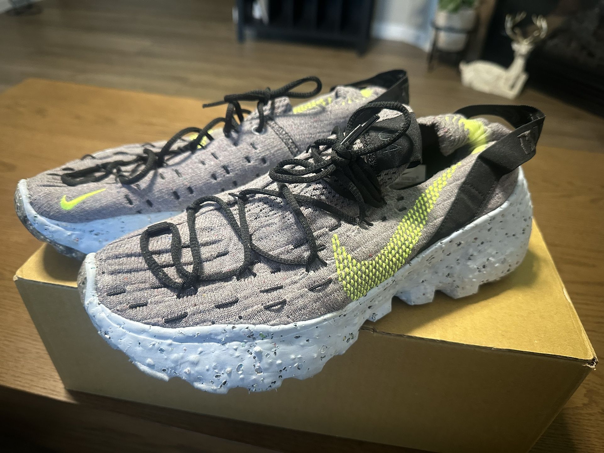 Nike Space Hippie 04 Size 8