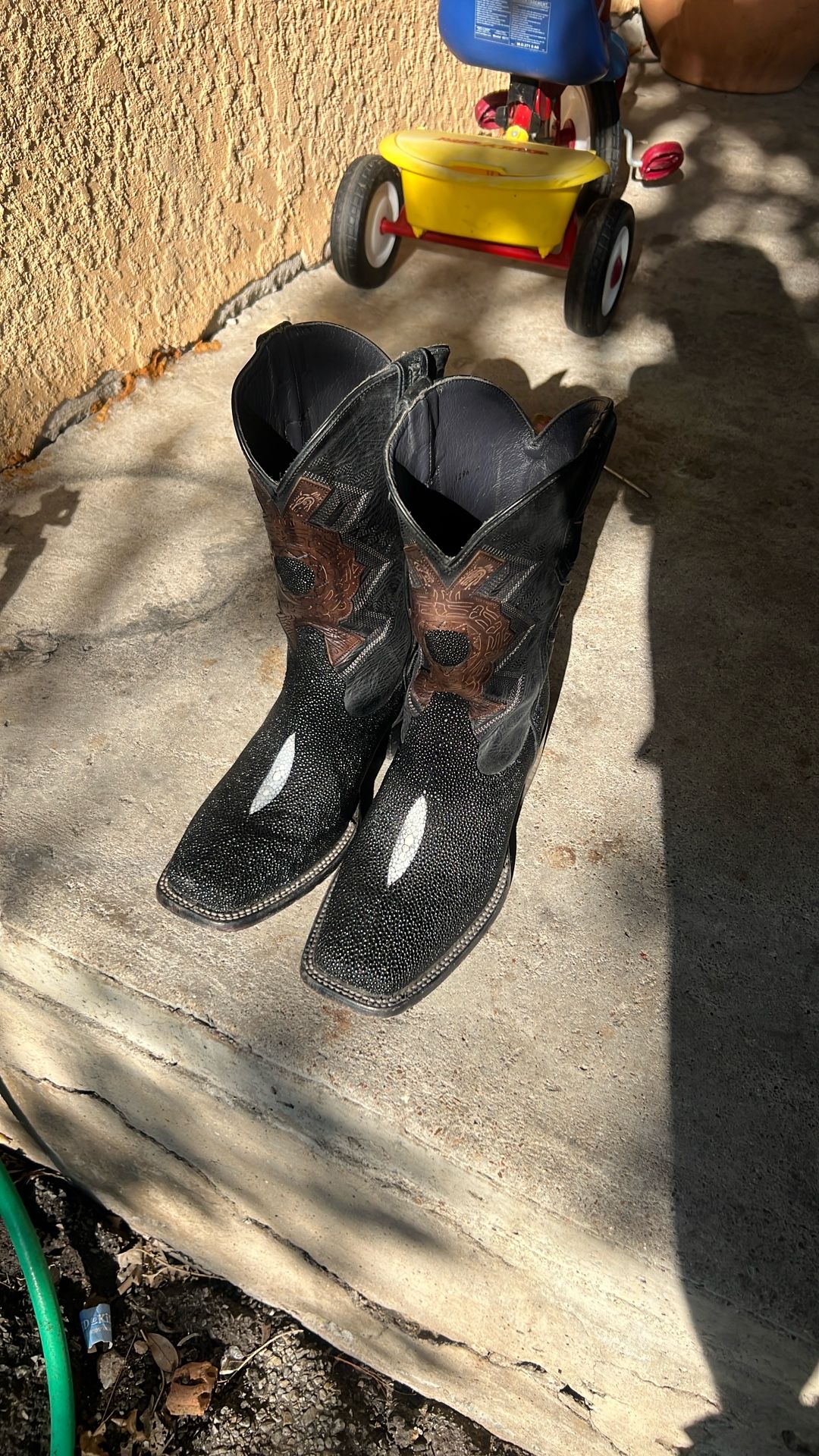Paid $600 Like New Wore Bout 4 Times Size 10 I Need A Smaller Size!