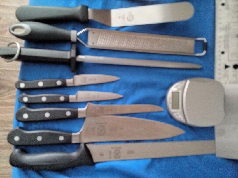 Mercer Knife Set With With Culinary Ruler, Knife Sharpener And