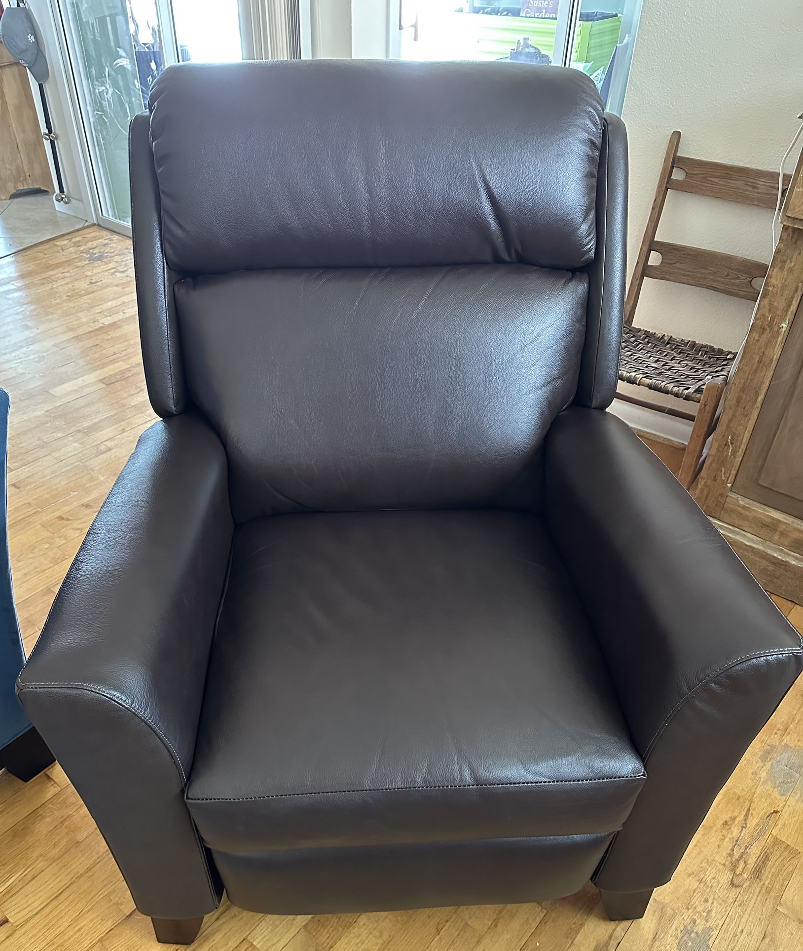 LA-Z-BOY Rheeves Leather Recliner