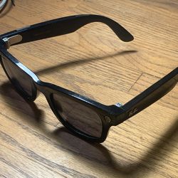 Meta Rayban Stories sun glasses