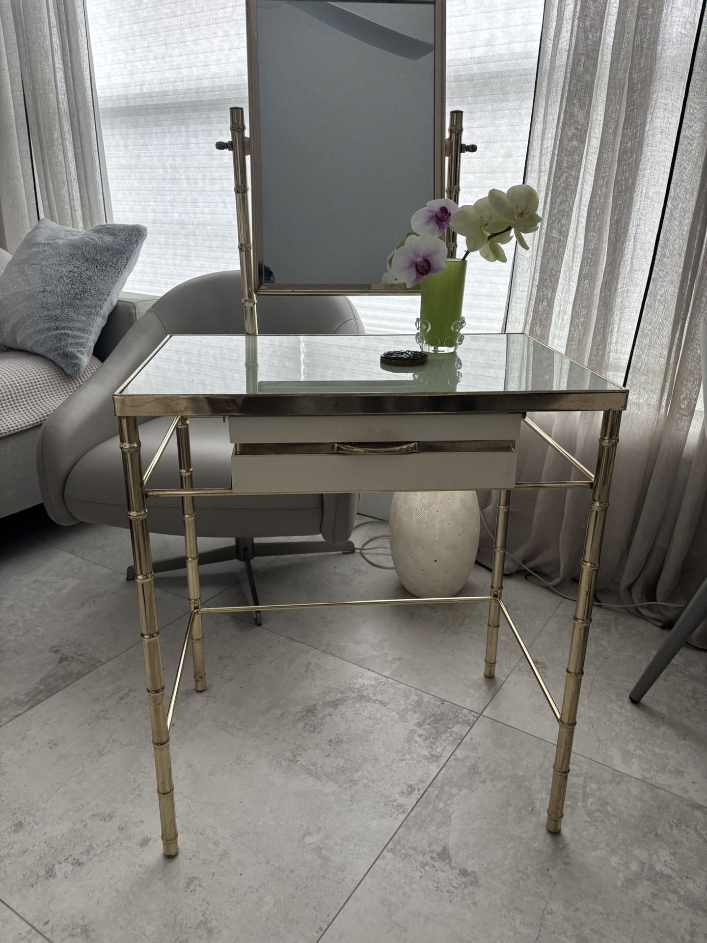 **VINTAGE REGENCY VANITY** On line $1000.