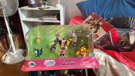 Disney JUNIOR MINNIE PLAYSET FIGURINES 