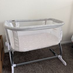 ADJUSTABLE BABY BASSINET