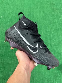 NIKE ALPHA HUARACHE NXT “BLACK / WHITE” METAL BASEBALL CLEATS (Size 10, Men’s)
