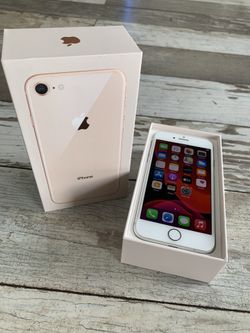 iPhone 8 UNLOCKED w/box and charger