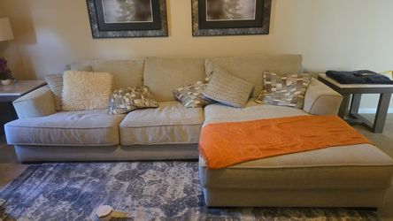 Large 10'8" Sectional Couch w/ Chaise – Like New, 2yr Warranty
