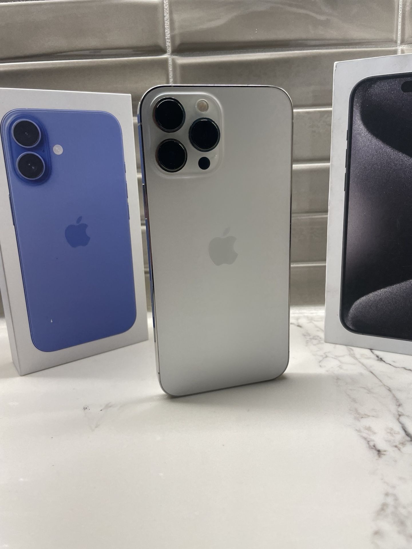 iPhone 13 Pro Max 128GB Unlocked | Liberado. $70 Down!