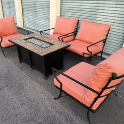 Patio, Outdoor furniture,4 Club Chairs MCM, Sunbrella, Fire Pit🔥🔥Ow Lee.