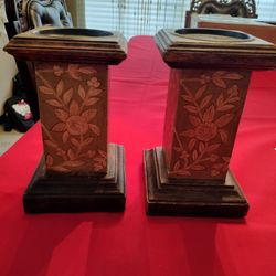 Set of wood candle holders