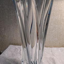 Mikasa Flair Pacific Wave 14-inch Vase Lead Crystal
