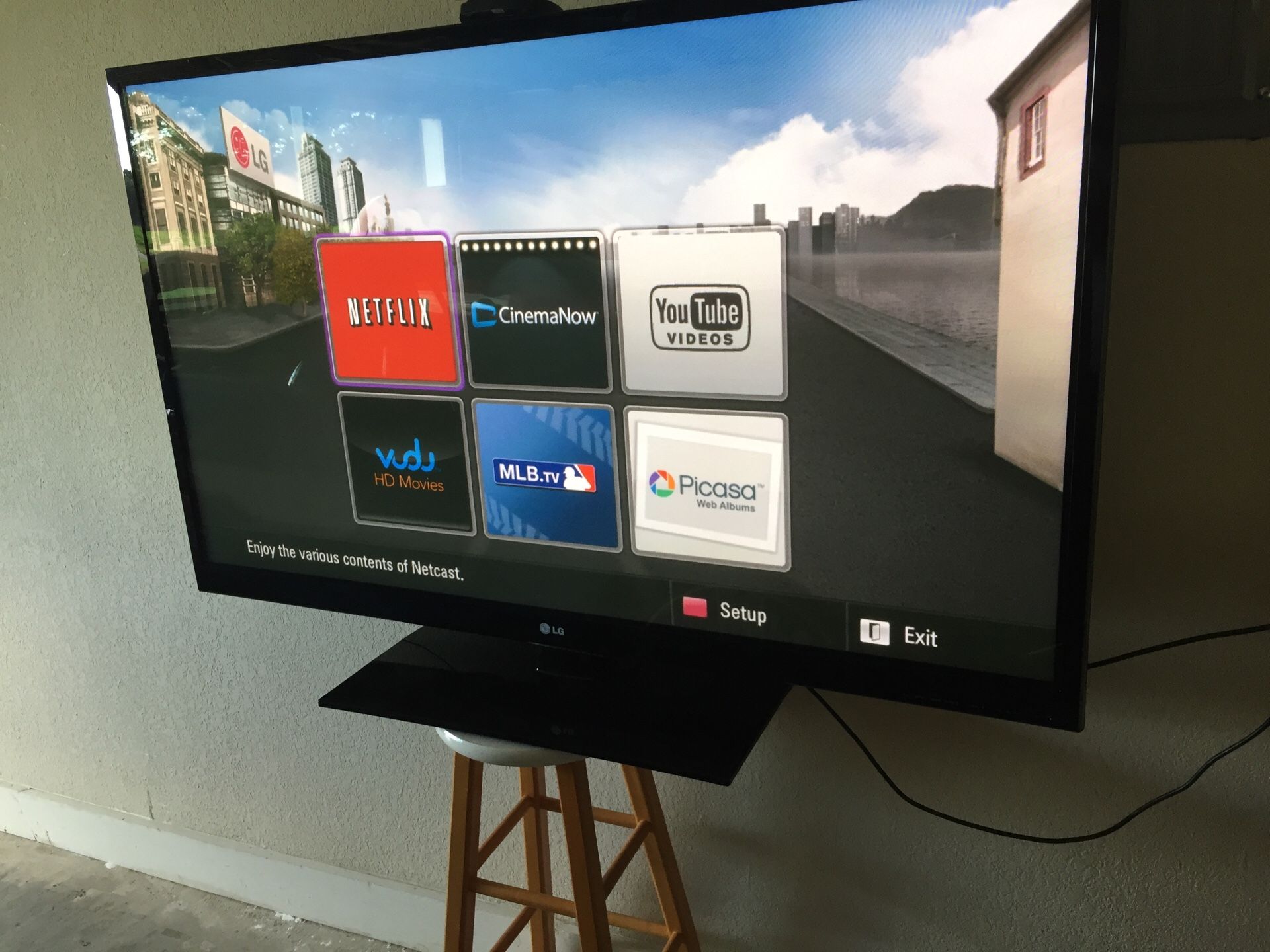 LG 60PZ550 60in 1080p Smart WiFi hdtv