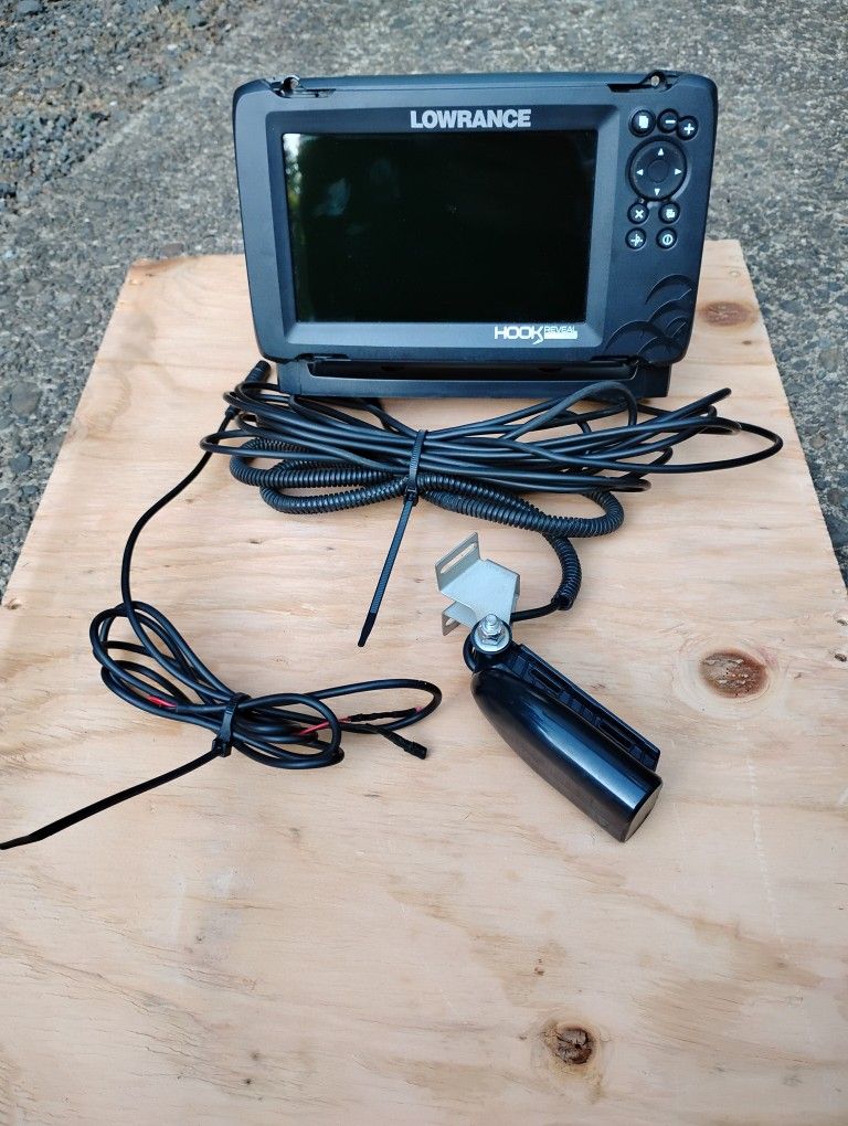 Lowrance Hook Reveal 7 SS