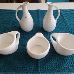 Beautiful Vintage Nasco Japan porcelain oil/vinegar cruet set