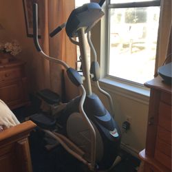 $100.00 - Fuel FE 44 Elliptical Machine. Located Close To UTA In Arlington