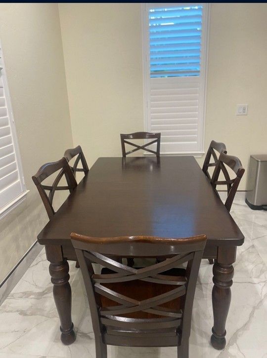 Wooden Dining Room Table 