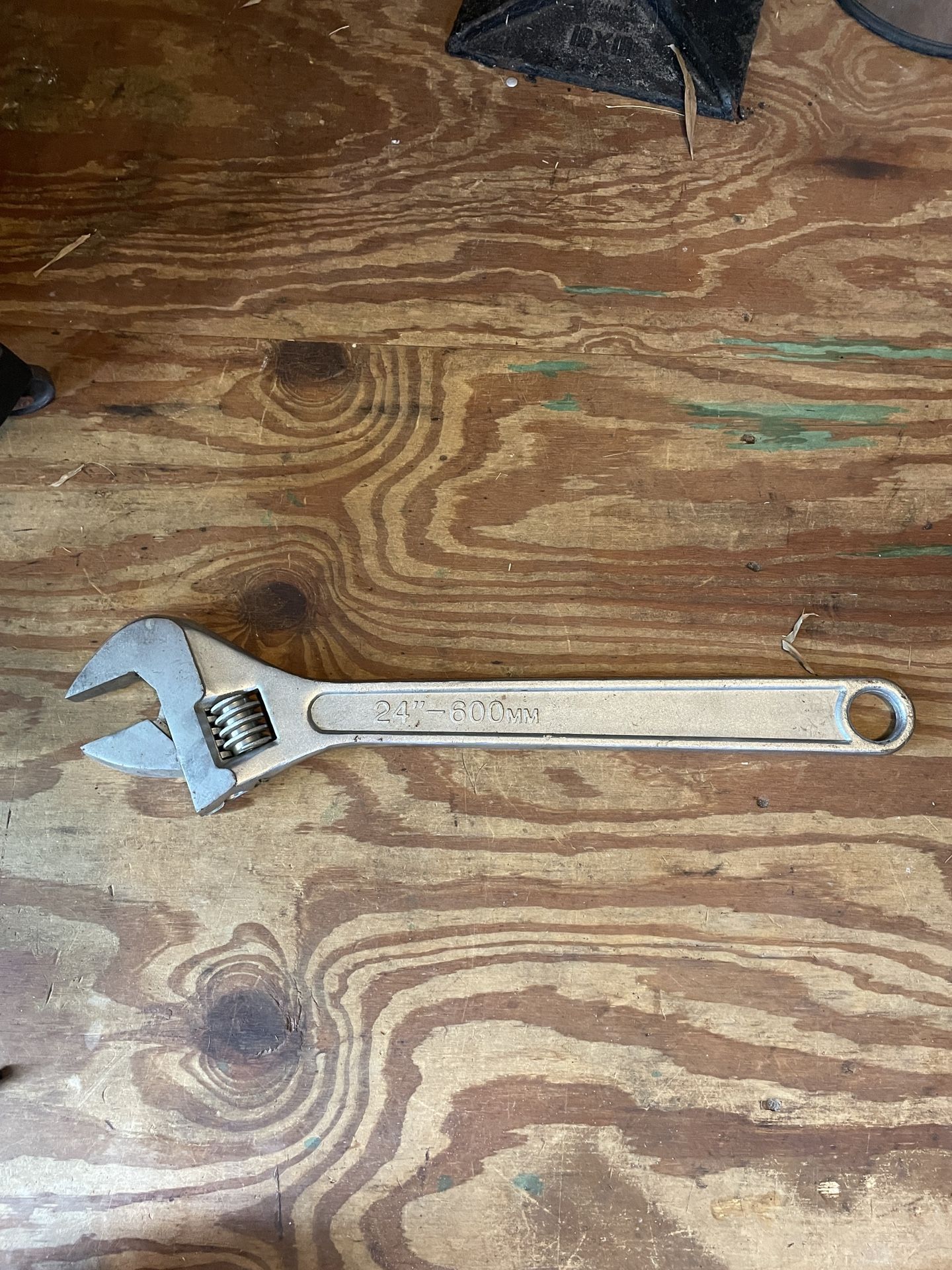 Giant 24 inch adjustable wrench like new