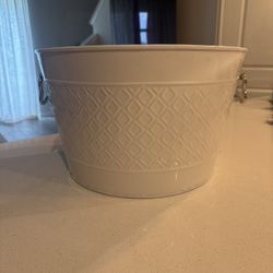 Cute Metal White Toy Bucket